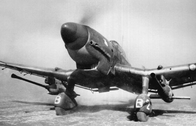 Stuka G armado con dos cañones de 37 mm con munición especial antitanque. En la imagen el avión de Rudel el piloto más famoso de Stuka