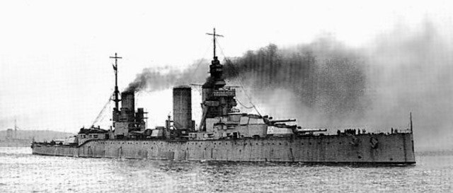 El HMS Tiger crucero de batalla de la Royal Navy, diseñado a partir de las líneas del Kongo, las diferencia mas sustancial era su proa en espolón típica de los buques ingleses del periodo