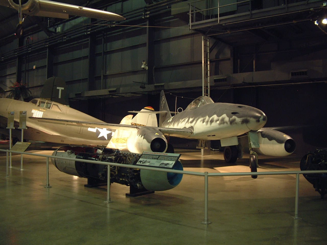 Messerschmitt Me 262A-1a Schwalbe, Nº de Serie 501232 está en exhibición en el National Museum of the United States Air Force en Dayton, Ohio