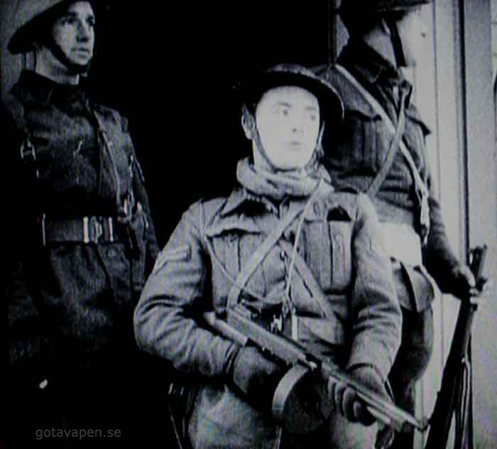 Comando con una Thompson durante el Raid de Dieppe