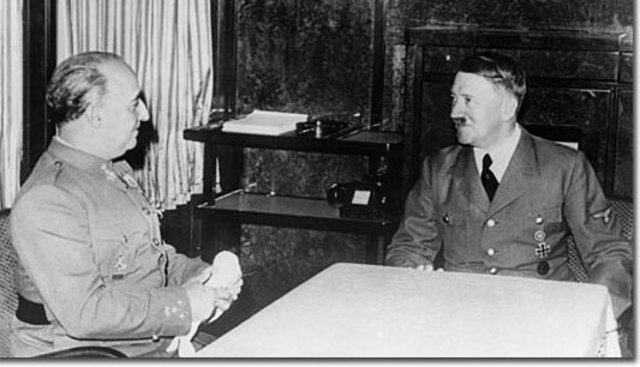 El dictador español Francisco Franco con Adolf Hitler en Hendaya, cerca de la frontera franco-española