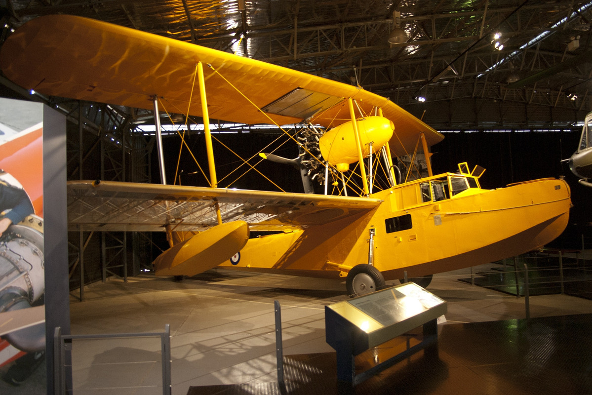 Walrus HD874 conservado en el Royal Australian Air Force Museum