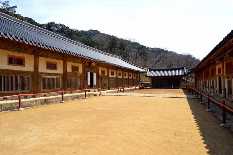 Mochileros en Corea del Sur - Blogs de Corea Sur - Daegu: Templo Haeinsa, mercado Seomun, el Museo Medicina Oriental... (13)