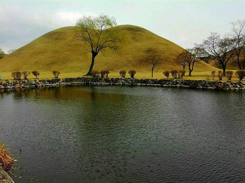 Gyeongju-Yangong Village,Túmulos, observatorio Cheomseongdae,estanque Anapji... - Mochileros en Corea del Sur (13)