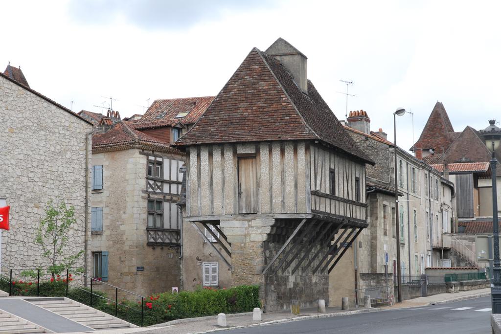 TURENNE-PERIGUEUX-LES EYZIES DE TAYAC- VITRAC - NUEVOS RINCONES SUIZOS, CHAMONIX, PERIGORD NOIR Y ANDORRA EN CAMPER VAN (6)