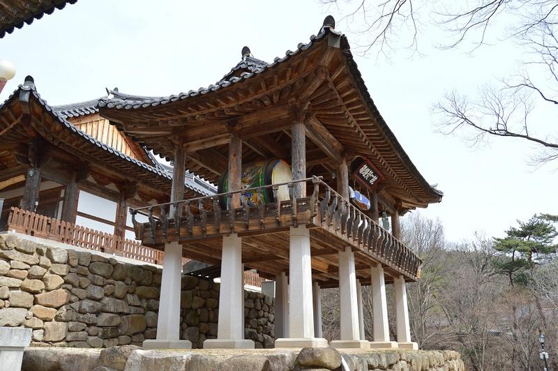 Mochileros en Corea del Sur - Blogs de Corea Sur - Daegu- el Buda Gatbawi, Templo Donghwasa y tren a Suwon (15)
