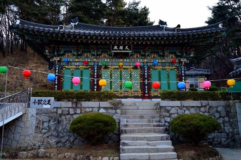 Mochileros en Corea del Sur - Blogs de Corea Sur - Daegu- el Buda Gatbawi, Templo Donghwasa y tren a Suwon (2)