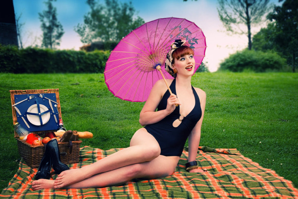 Pinup_Picknick_by_Avoid_Contact