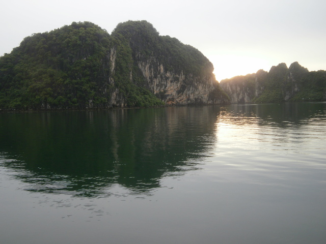 Vietnam y Angkor: 25 días a nuestro aire (Actualizado con fotos!!!) - Blogs de Vietnam - Etapa 3: Bahía de Halong (10)