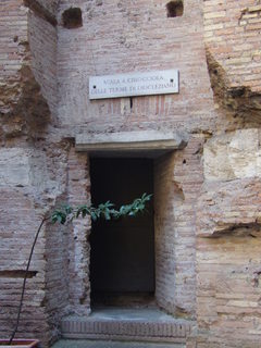 Roma una vez más (Roma II) - Blogs de Italia - Santa Croce y alrededores. Cripta de los Capuchinos y Fontana Trevi de noche (8)