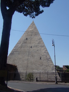 Roma una vez más (Roma II) - Blogs de Italia - Pirámide y Orden de Malta. Panorámica de la ciudad y regreso a casa (4)